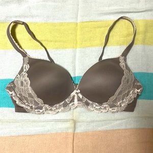 Victoria's Secret Taupe Bra with Cream Lace